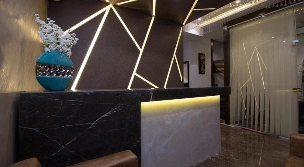 Hotel Meriton Mumbai International Airport T-2 Exterior photo
