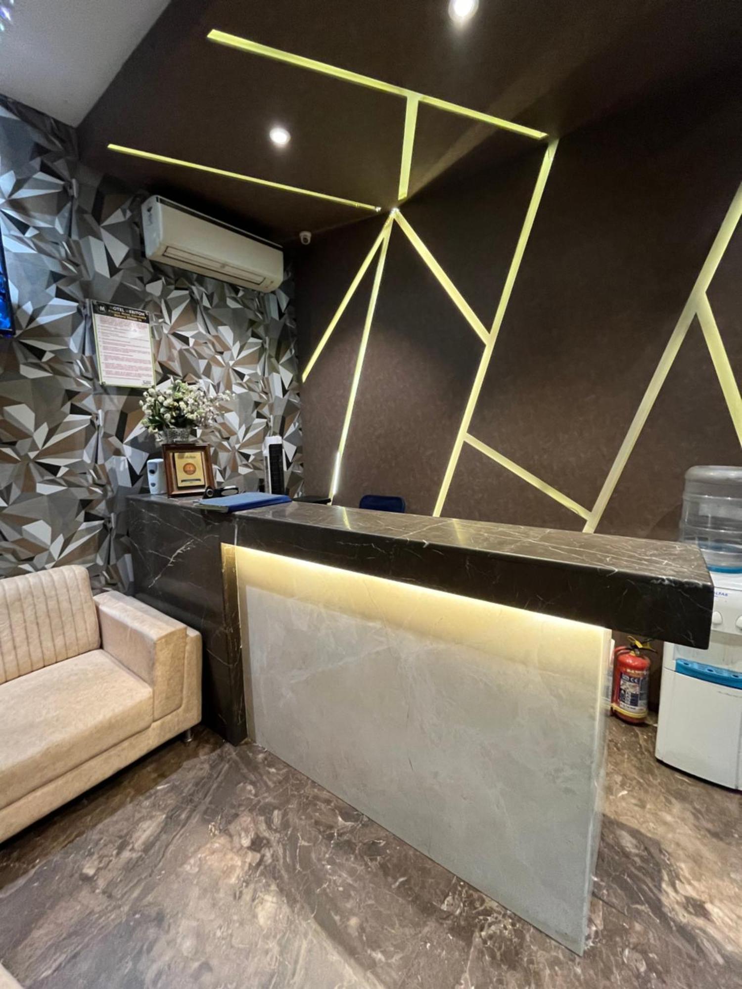 Hotel Meriton Mumbai International Airport T-2 Exterior photo