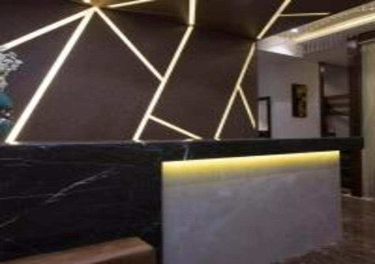 Hotel Meriton Mumbai International Airport T-2 Exterior photo