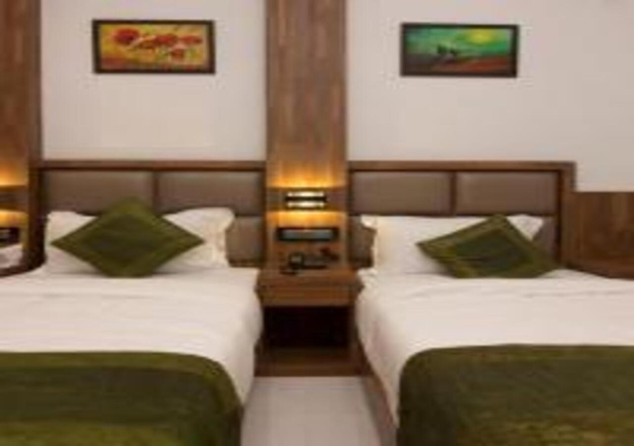 Hotel Meriton Mumbai International Airport T-2 Exterior photo
