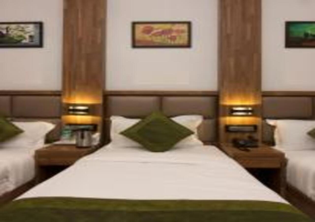 Hotel Meriton Mumbai International Airport T-2 Exterior photo