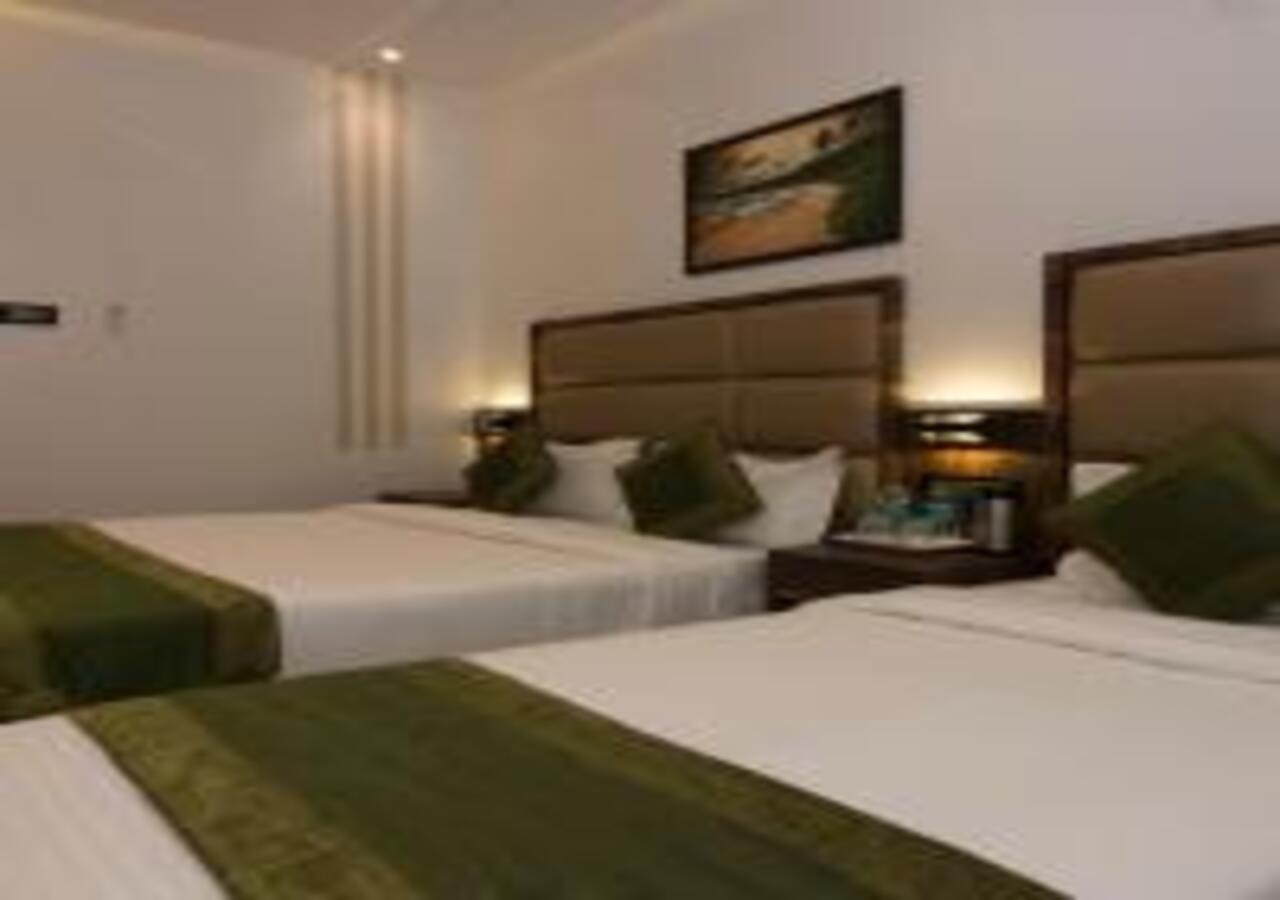 Hotel Meriton Mumbai International Airport T-2 Exterior photo